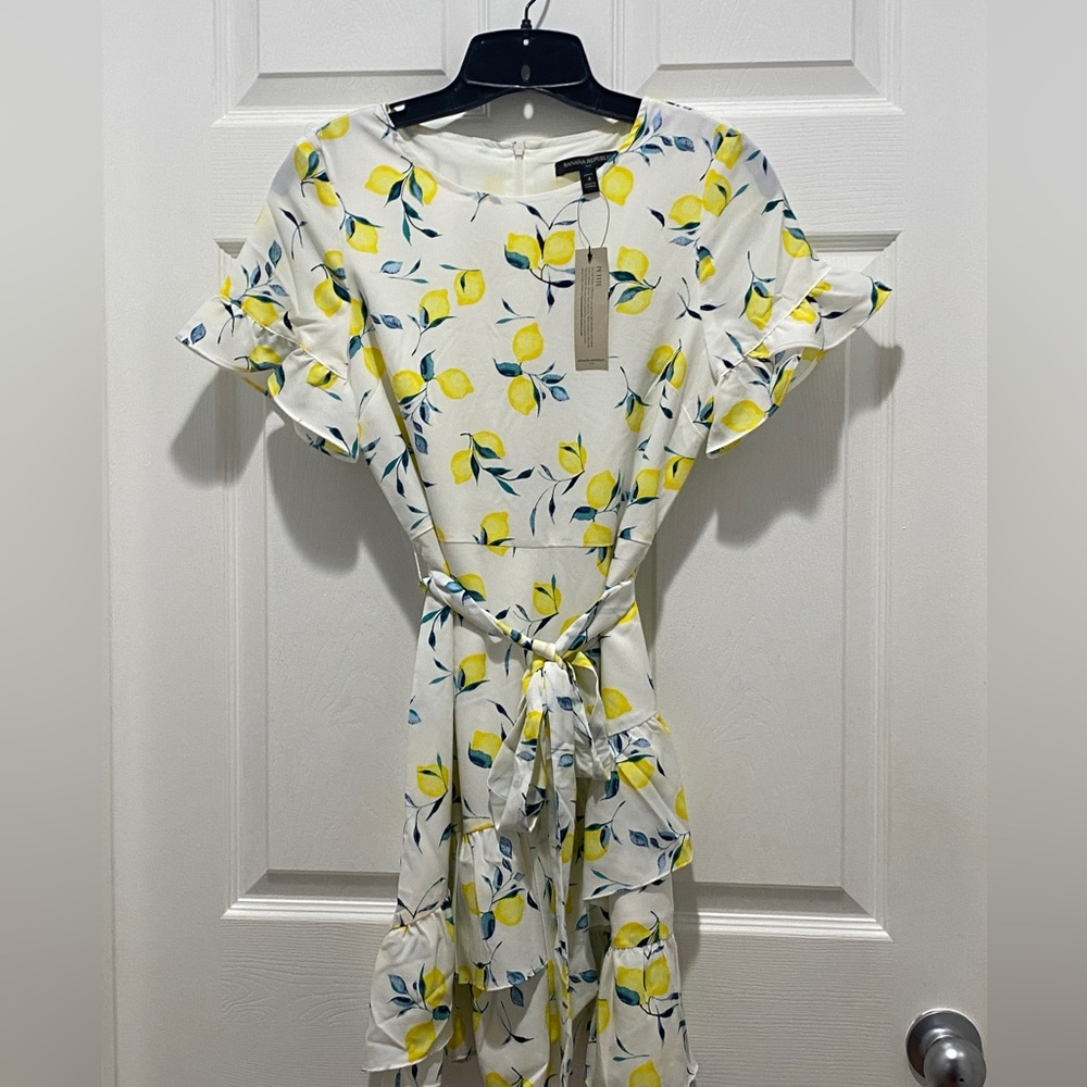 Banana Republic lemon print ruffle dress. - Picture 2 of 9